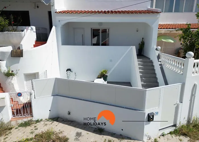 #170 Casa Do Pateo I Com Alpendre By Holidays * アルブフェイラ