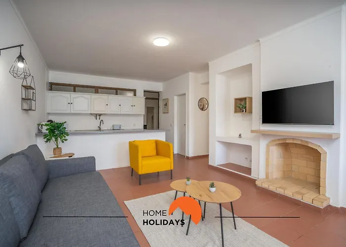 #170 Casa Do Pateo I Com Alpendre By Holidays 別荘 アルブフェイラ