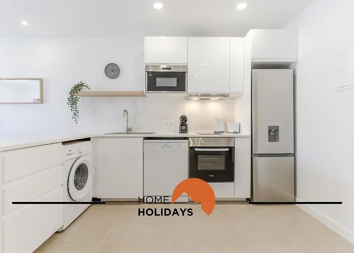 #170 Casa Do Pateo I Com Alpendre By Holidays * アルブフェイラ